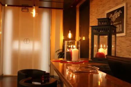 Dynasty Suites Downtown Apartments - 23