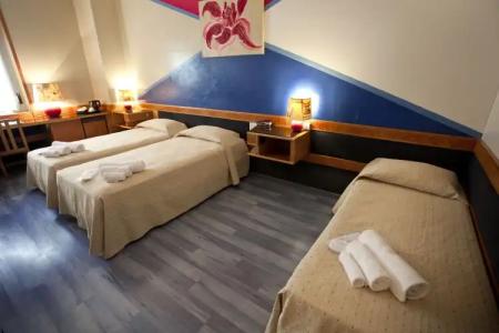 Dynasty Suites Downtown Apartments - 8