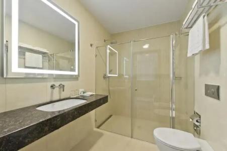 Congress Avenue - 77