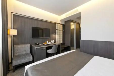 Congress Avenue - 74