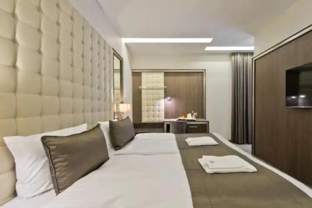 Congress Avenue - 103