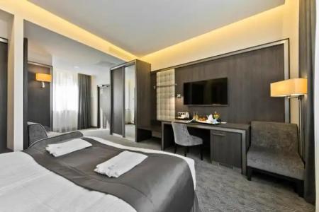 Congress Avenue - 89