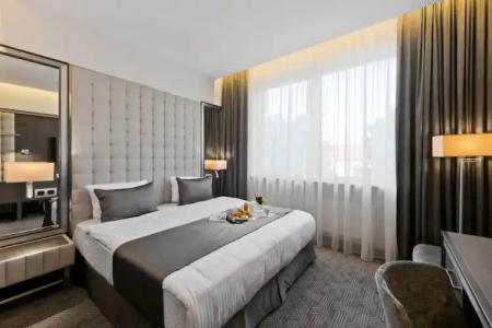 Congress Avenue - 68