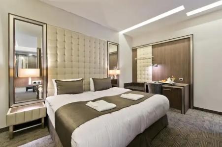 Congress Avenue - 106