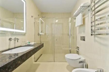 Congress Avenue - 64