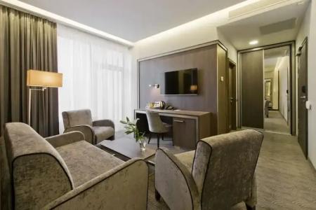 Congress Avenue - 104