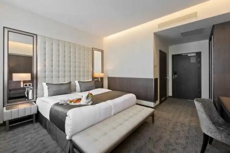 Congress Avenue - 66