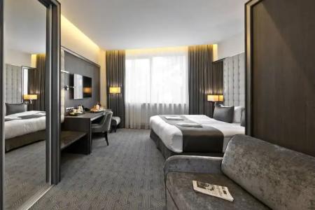 Congress Avenue - 70