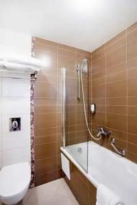 Mabre Residence - 121