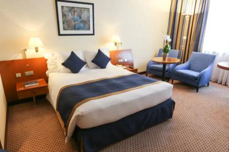 Le Royals & Resorts - 4