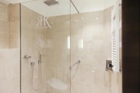 Le Royals & Resorts - 8