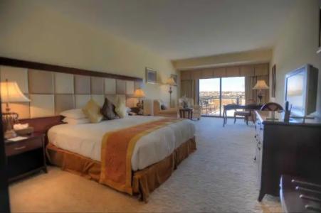 Grand Excelsior - 64