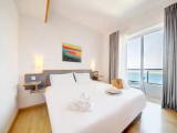 2 Bedrooms Apartment with partial sea view