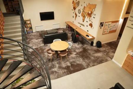 AQ Capsule Hostel - 17