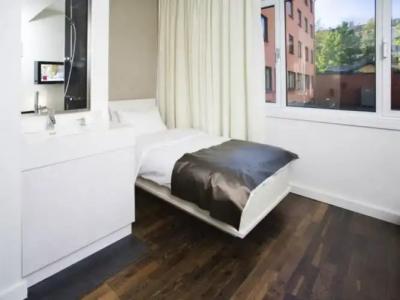 Thon Gyldenløve - 40