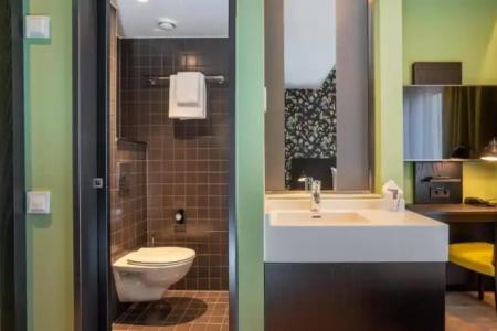 Thon Gyldenløve - 8