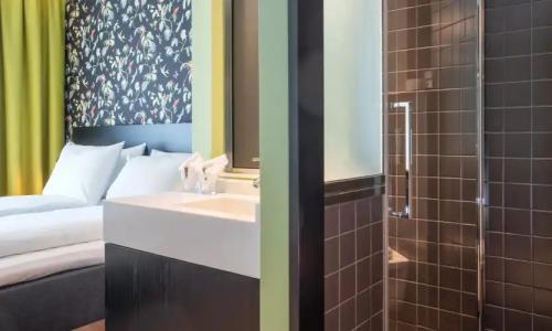 Thon Gyldenløve - 25