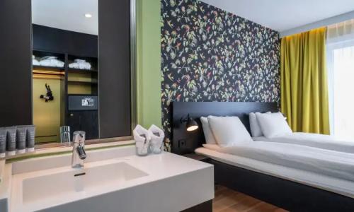 Thon Gyldenløve - 4