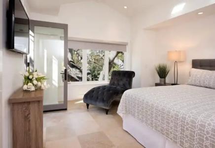 Carmel Country Inn - 4