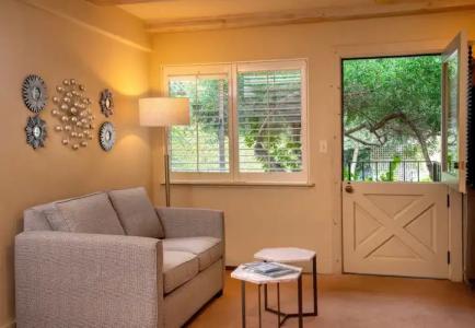 Carmel Country Inn - 3