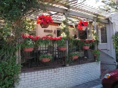 Carmel Country Inn - 18