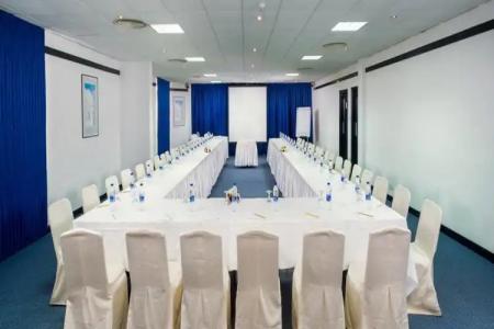 Tulip Inn Downtown Muscat - 9