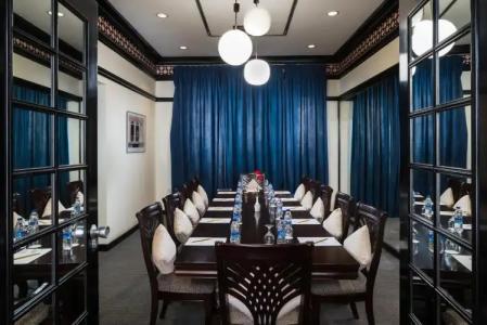 Tulip Inn Downtown Muscat - 8