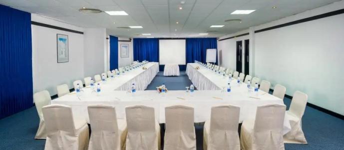 Tulip Inn Downtown Muscat - 10