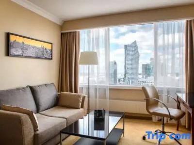 Warsaw Presidential - 96