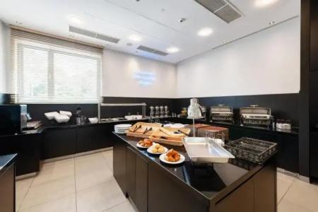 Ibis Styles Warszawa Airport - 15