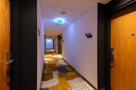 Ibis Styles Warszawa Airport - 21