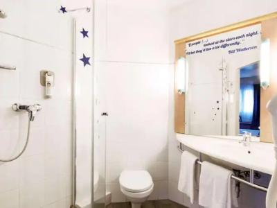 Ibis Warszawa Centrum - 8