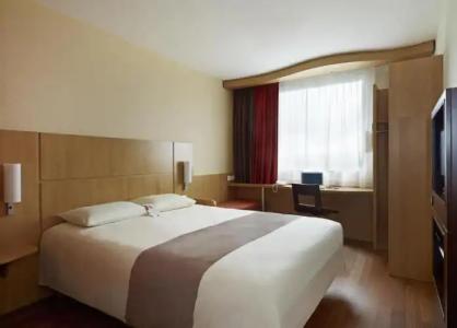 Ibis Warszawa Ostrobramska - 30