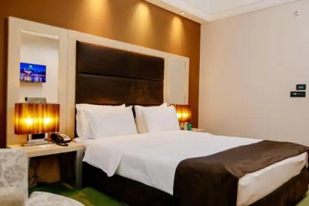 Holiday Inn Belgrade, an IHG - 3