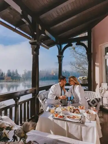 Adora Luxury - 11