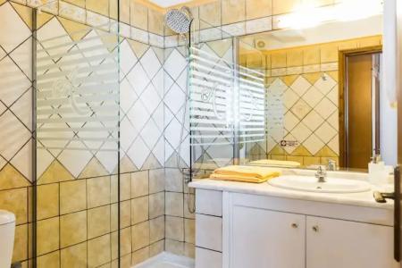 Andreolas Luxury Suites - 80