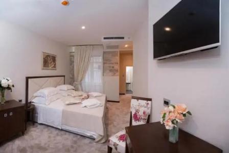 Heritage Antique - 4