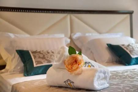 Heritage Antique - 38