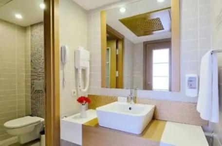 Ladonias Adakule	 - 103