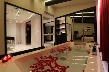 Charisma de Luxe - 135