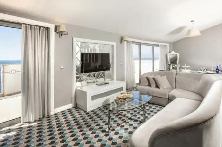 Charisma de Luxe - 155