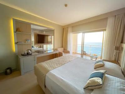 Charisma de Luxe - 104