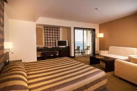 Charisma de Luxe - 101