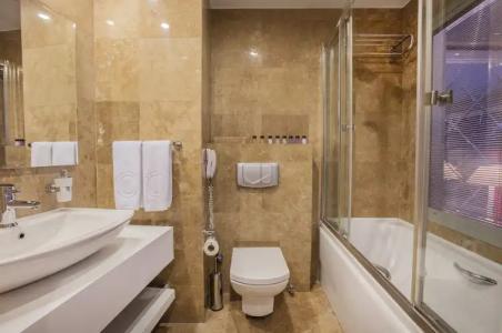 Charisma de Luxe - 144