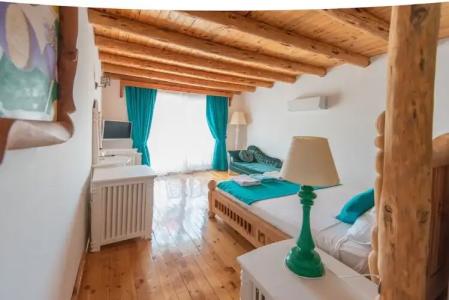 Elixir Boutique - 73