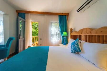 Elixir Boutique - 65