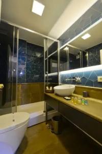 Agora Life - 142