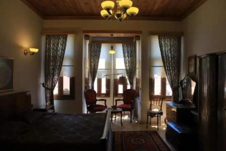 Tom Square Boutique - 116