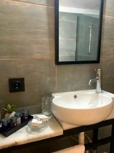 Tom Square Boutique - 113