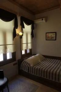 Tom Square Boutique - 93